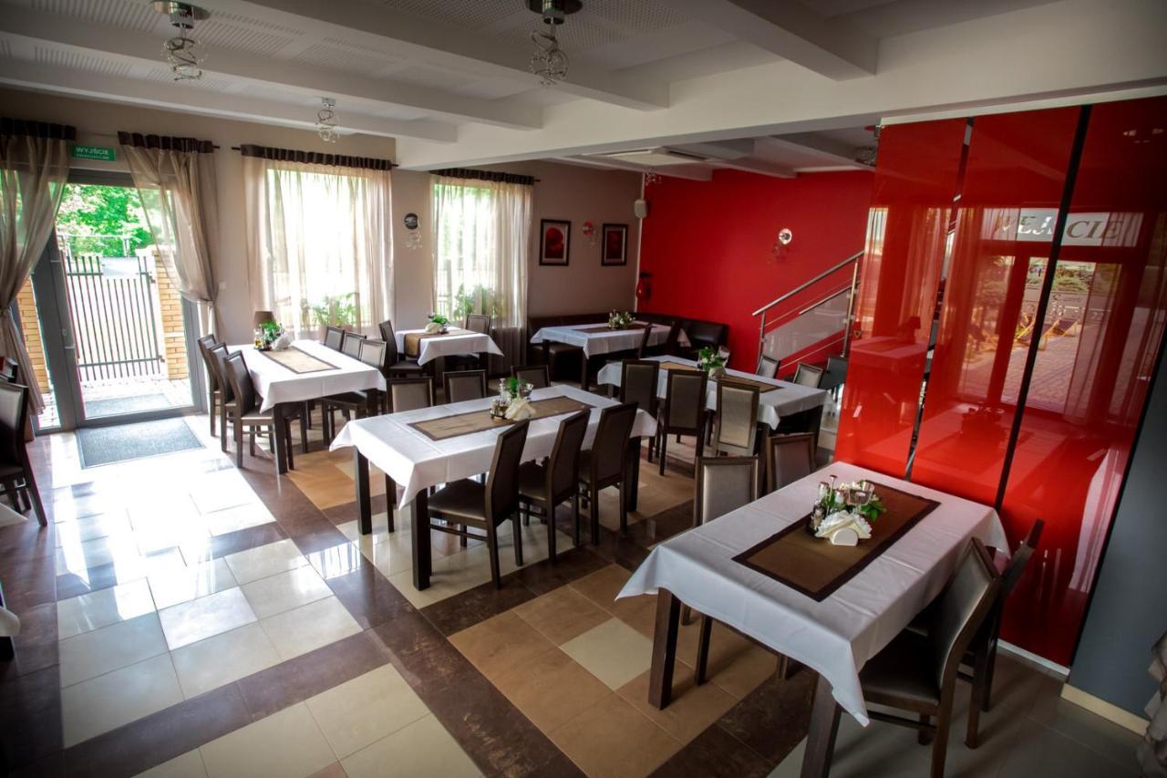 Restauracja Sonata Bed & Breakfast Zwierzyniec Dış mekan fotoğraf