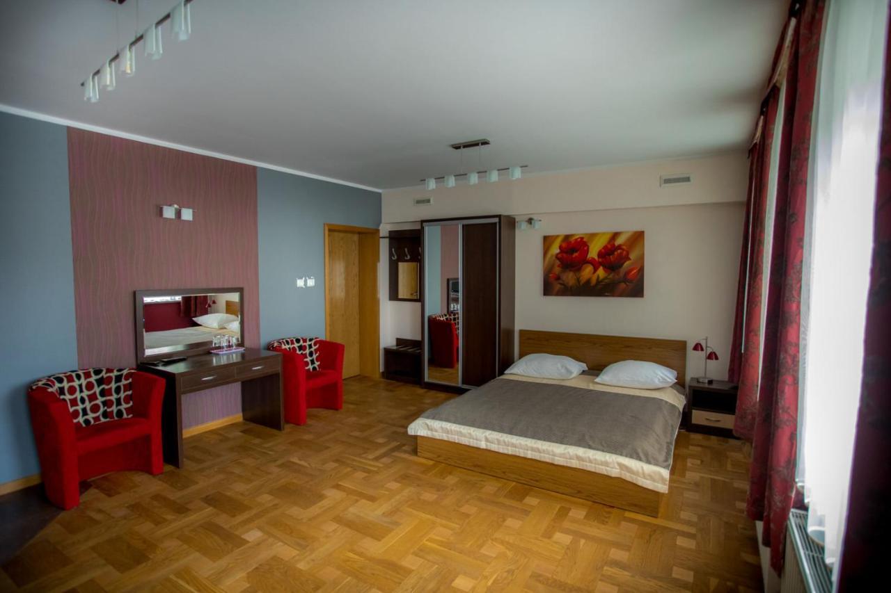 Restauracja Sonata Bed & Breakfast Zwierzyniec Dış mekan fotoğraf