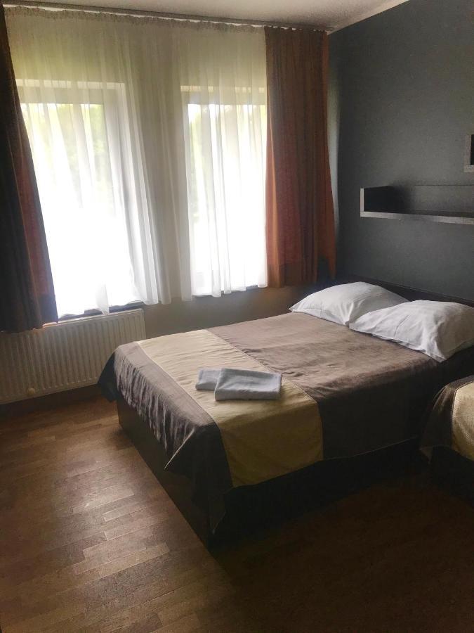 Restauracja Sonata Bed & Breakfast Zwierzyniec Dış mekan fotoğraf