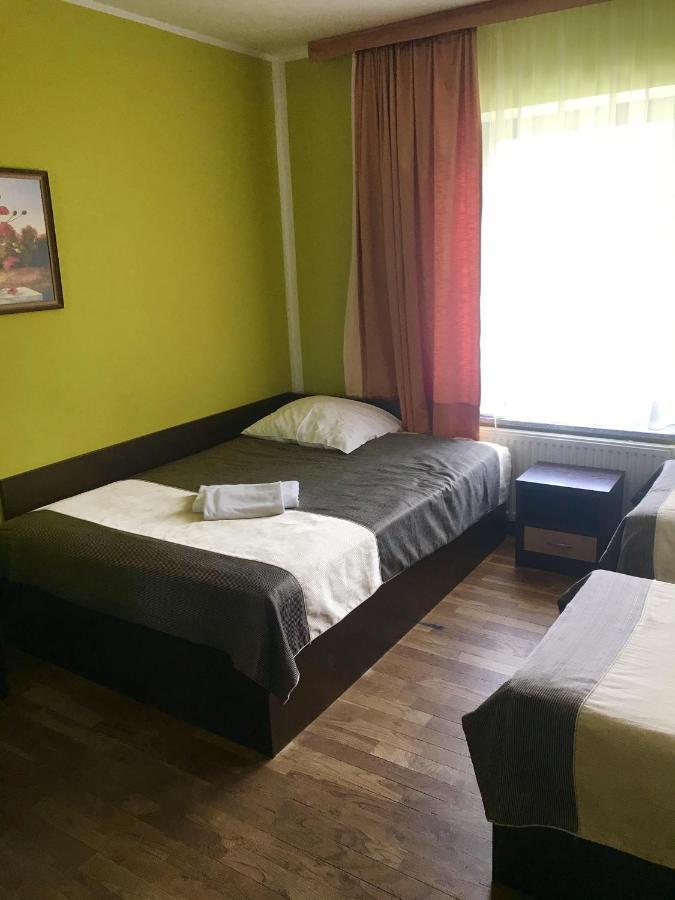 Restauracja Sonata Bed & Breakfast Zwierzyniec Dış mekan fotoğraf