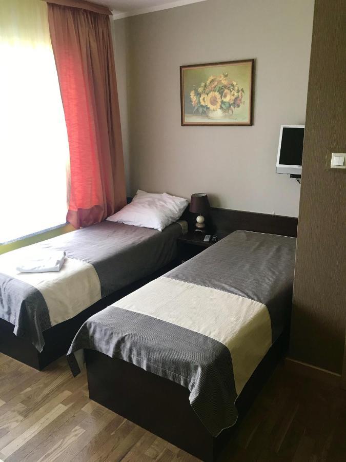 Restauracja Sonata Bed & Breakfast Zwierzyniec Dış mekan fotoğraf